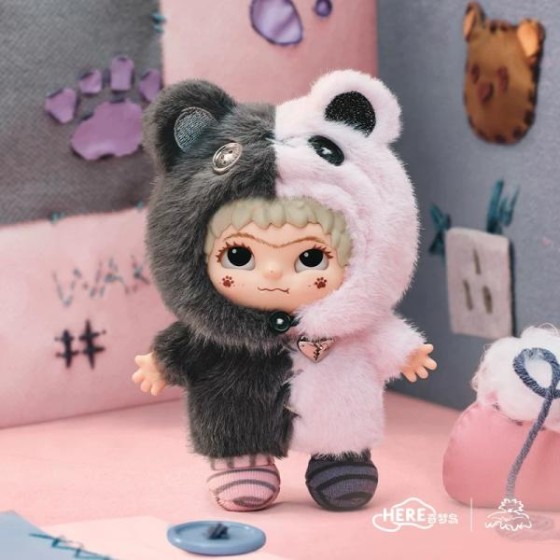 The handicraft world of WAKUKU-Series Vinyl Plush Doll